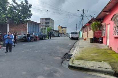 Los investigadores confirmaron que la víctima tenía heridas de armas cortopunzantes en diferentes partes del cuerpo.