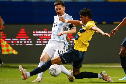 El zaguero ecuatoriano Piero Hincapié será titular en el duelo ante Argentina, en la última fecha de las eliminatorias al Mundial de Catar 2022.