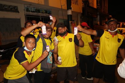 Varios fueron los hinchas que no lograron conseguir sus entradas.