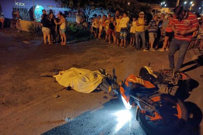 Sin darle chance a nada, terminaron con la vida de Álex Vera, de 19 años, y de un menor de edad, de 16.