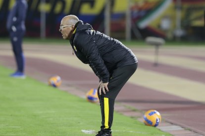 Jorge Célico DT de Barcelona que va invicto en LigaPro.