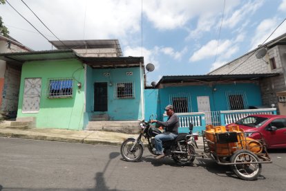 La vivienda se encontraba vacía y con las ventanas abiertas el domingo por la mañana.