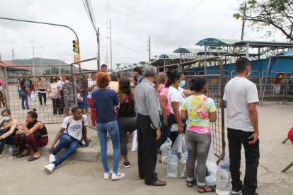 Familiares de reclusos llegaron a la Penitenciaria para corroborar que no hubiera una guerra entre internos.