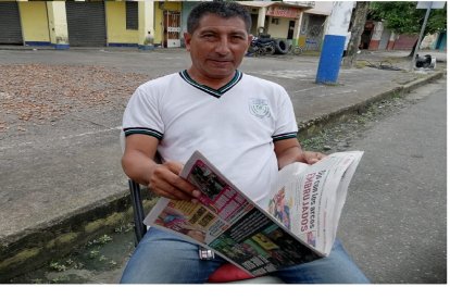 A donde sea que vaya por trabajo, Guido Pilco no deja de comprar su EXTRA para  estar informado.