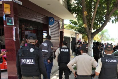 Según la policía, los atacantes fueron directo a disparar al hombre y a la mujer.