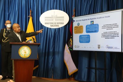 Luis Hernández, al ser consultado, señaló que es una pregunta ofensiva y "se especula con su honor".