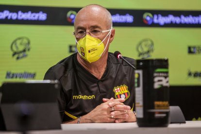 Jorge Célico, DT de Barcelona que sigue puntero de LigaPro.