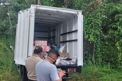 El cargamento de droga fue encontrado en un camino de tercer orden, cercano a un río. Se recuperó todo lo sustraído.
