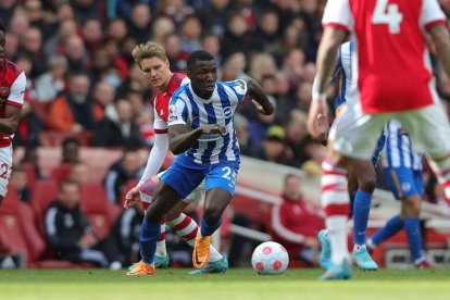 Moisés Caicedo debutó con el Brighton en la Premier League, el pasado 9 de abril ante el Arsenal.