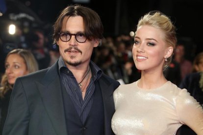 La ex pareja se enfrenta a un juicio televisado a nivel mundial. Muchos lo han comparado con el de O.J. Simpson.