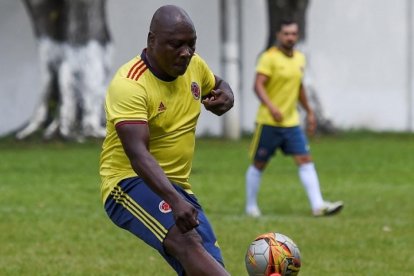 Freddy Rincón, exjugador colombiano, continúa en estado crítico, con manejo ventilatorio, hemodinámico y bajo monitoreo permanente.