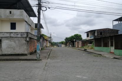 El barrio donde se inició la captación ilegal de dinero por parte de la empresa de Don Naza luce desolado, luego de la muerte de éste.