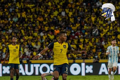 Pervis Estupiñán, figura de Ecuador que estará en la gira por Estados Unidos.