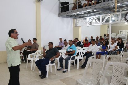 El extranjero da charlas y prédicas en iglesias. Ecuador es uno de los países que ha visitado.