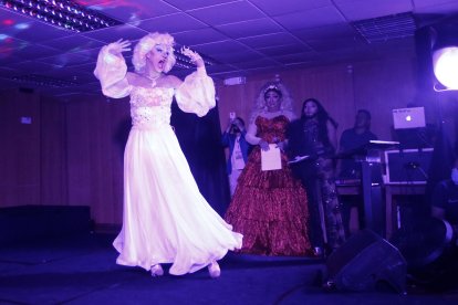 Kruz Veneno recordó su trayectoria con un show.