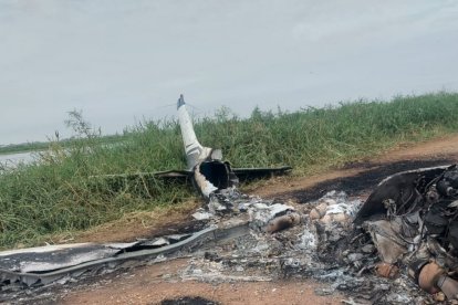 La aeronave hallada esta en completa ruina y ha sorprendido a lugareños y autoridades.