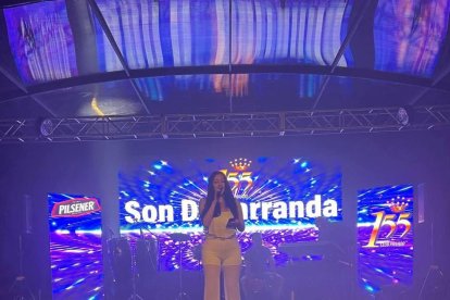 Desde octubre es animadora de un cabaré en el norte de Quito. Responde con picardía a propuestas indecentes.