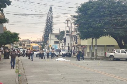 Adulto con antecedentes y adolescentes fueron baleados en Guayaquil