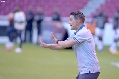 Leonardo Vanegas, estratega de Gualaceo, espera sacar un resultado positivo ante Barcelona.