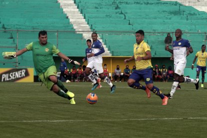 A pesar de su contextura física, Joaquín Pucheta es el arquero de Cumbayá.