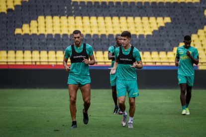 Bruno Piñatares y Lucas Sosa de Barcelona en uno de los entrenamientos.