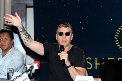 HOTEL SHERATON RUEDA DE PRENSA DE VILMA PALMA Y DOUGLAS BASTIDAS.