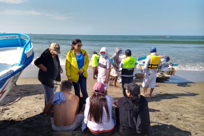 El cuerpo fue hallado a un kilómetro de donde desapareció. Nadaba junto con su novia y amigos.