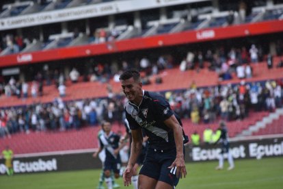 Michael Hoyos marcó un doblete en la victoria de Liga de Quito por 3-2 sobre Mushuc Runa.