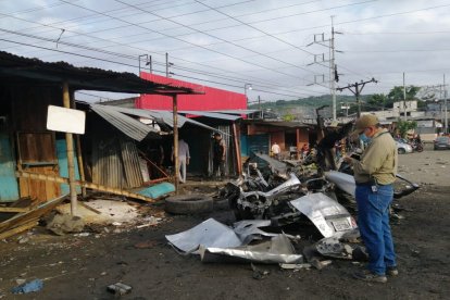 Estalló un presunto coche bomba al frente de la cárcel Regional