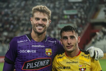 Javier Burrai y Emmanuel Martínez de Barcelona estarían por iniciar los trámites de naturalización como ecuatorianos.