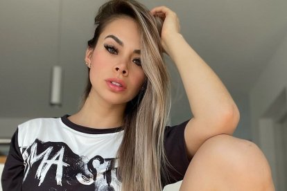 La modelo peruana Jossmery Toledo ha sido vinculada con el jugador ecuatoriano Piero Hincapié.