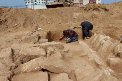 En la Franja de Gaza celenbran el descubrimiento de rostro de estatua que data de 4.500 años.