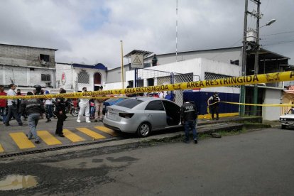 La víctima acostumbraba a dejar su vehículo en la gasolinera, ya que no tenía garaje.