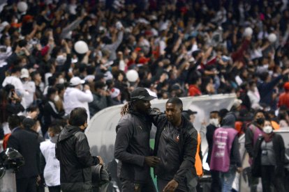 La Sombra Espinoza y Kinito Méndez tuvieron la dura tarea de recuperar a un golpeado equipo de Liga de Quito.