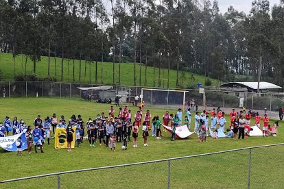 Los equipos disfrutaron de la ceremonia de inauguración de la liga San Agustín de la parroquia de Píntag.