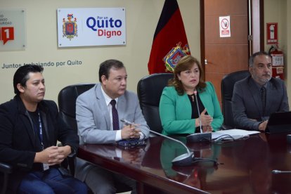 En una rueda de prensa, autoridades recularon del comunicado emitido la tarde de ayer y se acogieron a la disposición presidencial.