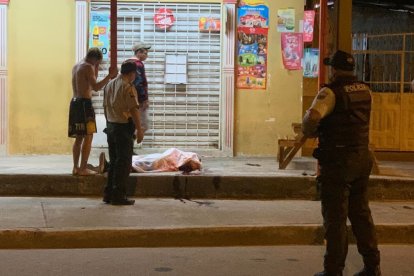 A Jorge Flores Mora lo asesinaron cuando acudió a la tienda con su hijo.