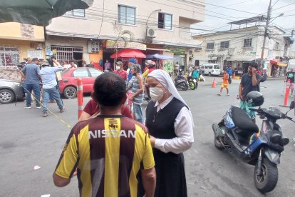 La hermana Dayana Cobos vivió de cerca el levantamiento de un cadáver al sur de Guayaquil.