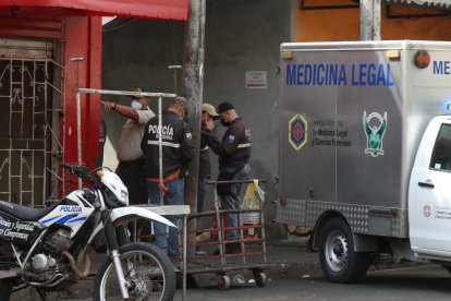 Cinco tiros acabaron con Iván Manuel Arteaga Flores. Su cuerpo quedó junto a su puesto.