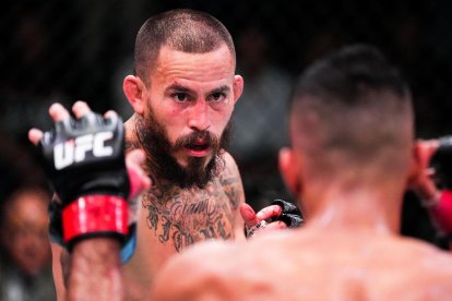 El luchador ecuatoriano venció por decisión unánime al norteamericano Rob Font.