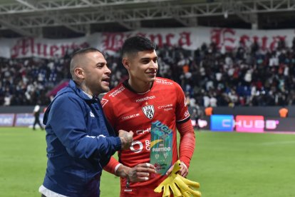El golero Joan López, de 20 años, mantuvo su arco invicto en el duelo ante los albos. Fue la figura de Independiente del Valle.