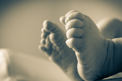 Hay consternación en Colombia. El sospechoso del aberrante hecho es un adolescente de 17 años que la estaba cuidando.