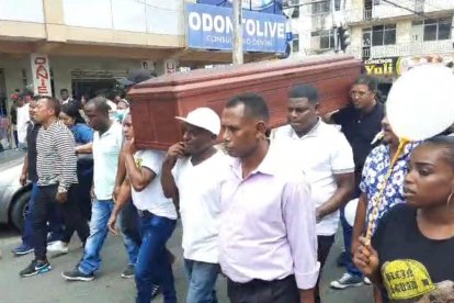 La familia y amigos de la estudiante piden justicia por su muerte.