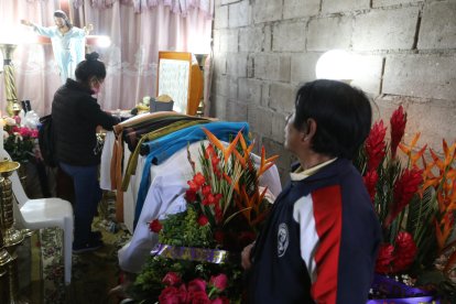 La honras  
fúnebres de María Chulango se hicieron en la misma vivienda donde dio a luz a 
su niñita.