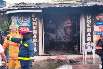 Manta: ¡Hasta los ataúdes se quemaron a causa de un incendio!