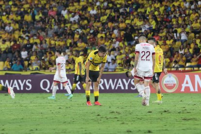 Barcelona no pudo de local ante Lanús y se tuvo que conformar con un empate en el duelo de la fecha 4 del Grupo A de la Copa Sudamericana.