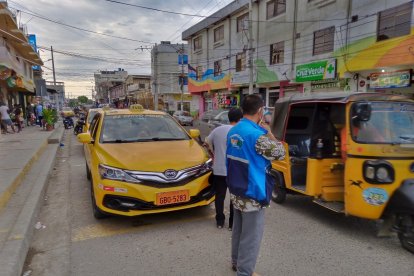 Varios conductores aseguran que son víctimas de la delincuencia mientras trabajan.