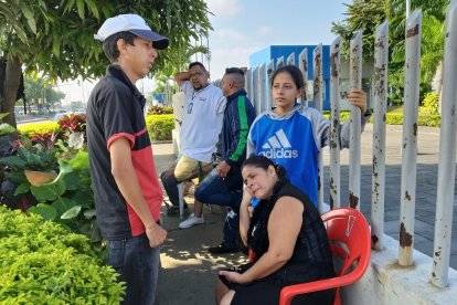 Verónica Aristega no podía contener el dolor por la muerte de su sobrino Fabricio Miranda.