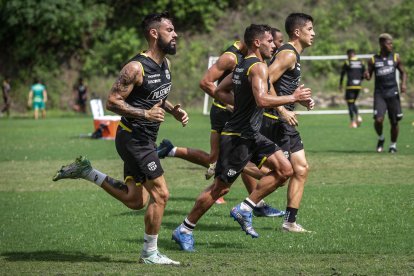 Barcelona se alista para medir a Emelec, en el duelo aplazado de la fecha 11 de la LigaPro.