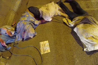 Sobre la calzada quedaron los cuerpos de Vaca y Moncada, los cuales fueron abandonados cerca de un plantel.